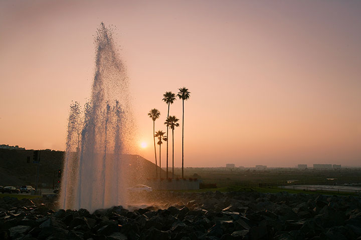 LMU entryway fountain at sunset